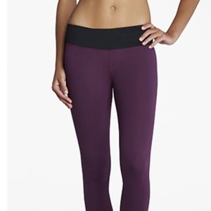 Fabletics Salar Solid Powerhold Legging